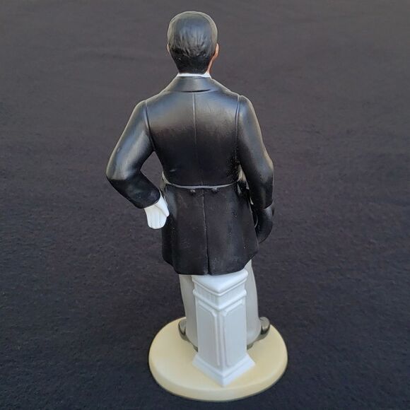 Vintage Homco Porcelain Man in Suit Tuxedo and Tie Tophat - #1479 "My William" - Picture 4 of 11